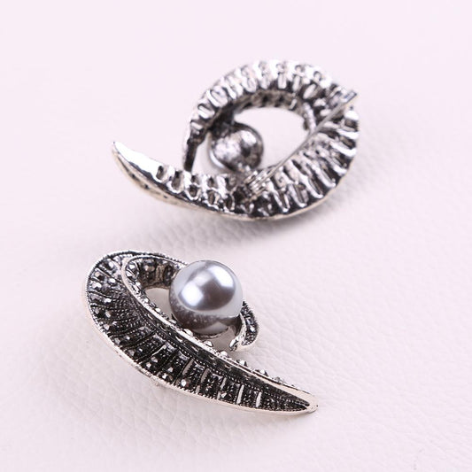Fashion Vintage Black Flower Plant Rhinestone Pearl Brooches For Women Girls Coat Ornament Pin Scarf Buckle Jewelry Accessories