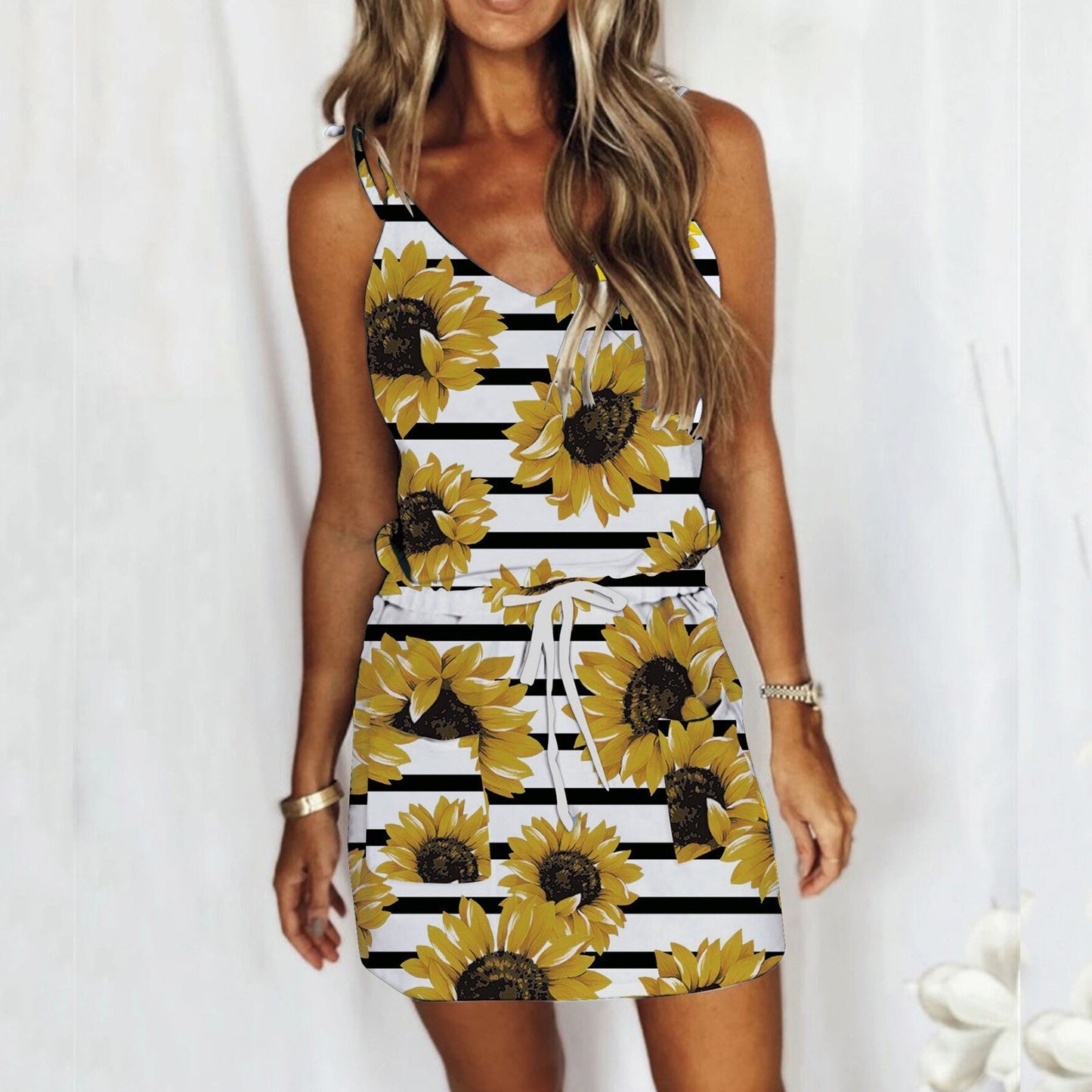 Women's Dress Summer 2021 New Fashion Casual V-neck Sleeveless Strap Open Back Sexy Patch Multicolor Print Dress Elegant Ladies