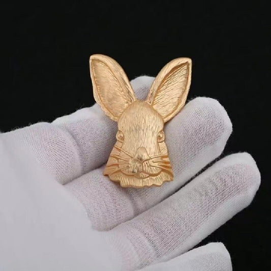 Original creative art three-dimensional handmade plate rabbit lovely temperament fog face gold coat brooch brooch