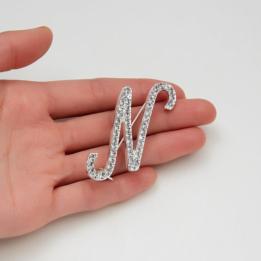 Vintage Rhinestone 26 Letter Brooches for Women Silver Color Initial Alphabet Wedding Brooch Shirt Collar Pin Femelle Bijoux