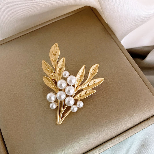 Fashion Temperament Pearl Leaves Design Sense Personality Brooch Simple Natural Wind Women Jewelry Wedding Banquet Brooch