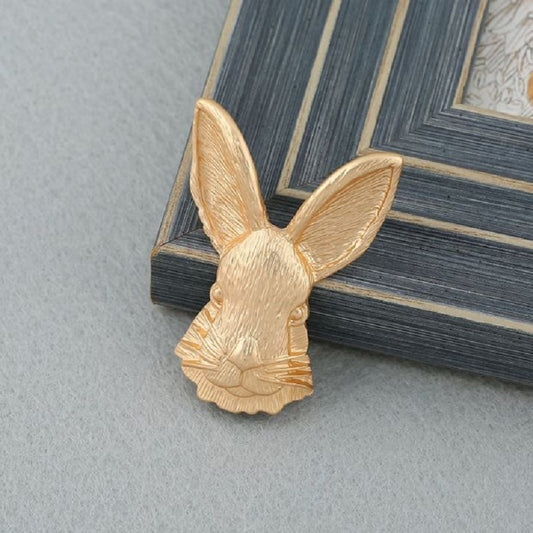 Original creative art three-dimensional handmade plate rabbit lovely temperament fog face gold coat brooch brooch